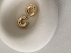 C bombe Earcuff